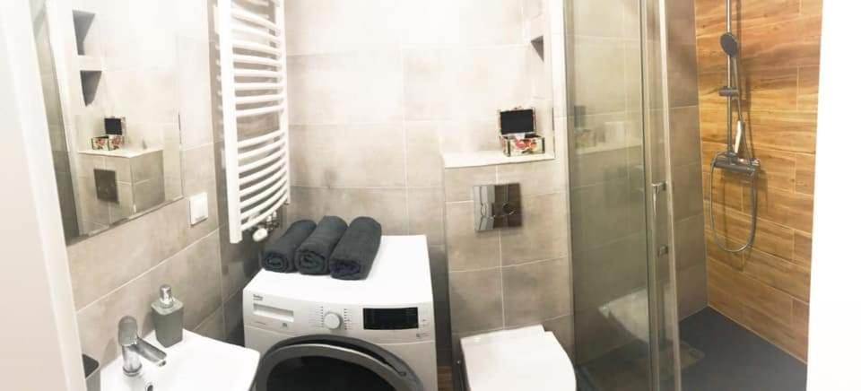 Apartament Konin Prestige Apartment Екстериор снимка
